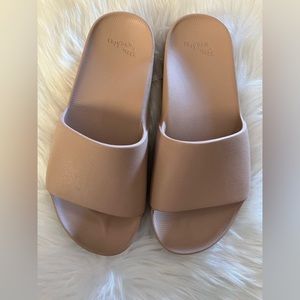 Archie’s arch support slides